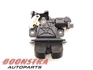 Used Tailgate lock mechanism Audi A4 Avant (B7) 2.7 TDI V6 24V Price € 24,95 Margin scheme offered by Boonstra Autoparts