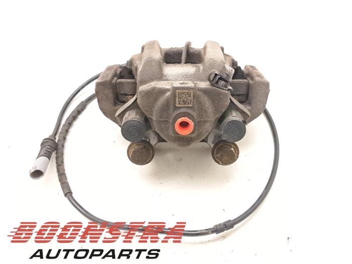 Gebrauchte Bremszange rechts hinten BMW 2 serie (F22) 218i 1.5 TwinPower Turbo 12V Preis € 24,95 Margenregelung angeboten von Boonstra Autoparts