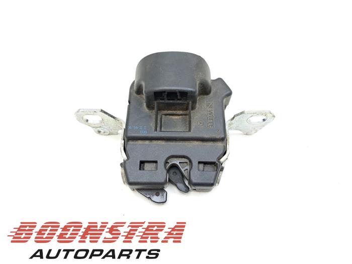 Begagnade Baksäteslås Mercedes E (W213) E-350e 2.0 Turbo 16V Pris € 24,95 Marginaltabell erbjuds av Boonstra Autoparts