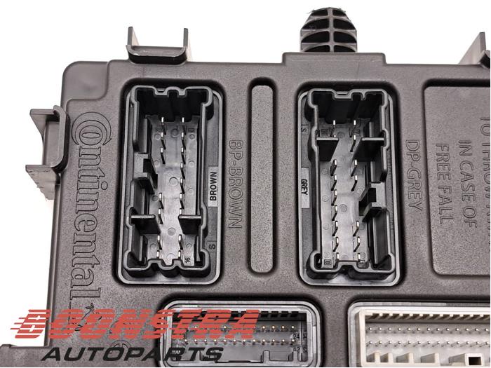 Body control computer Renault Kangoo Express 1.5 Blue dCi 95 