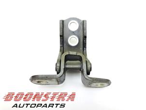 Used Front door hinge, left Toyota Aygo (B40) 1.0 12V VVT-i Price € 24,95 Margin scheme offered by Boonstra Autoparts