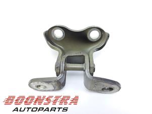 Used Front door hinge, left Toyota Aygo (B40) 1.0 12V VVT-i Price € 24,95 Margin scheme offered by Boonstra Autoparts
