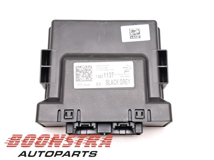 Używane Modul gateway Opel Astra K Sports Tourer 1.6 CDTI 136 16V Cena € 24,95 Procedura marży oferowane przez Boonstra Autoparts