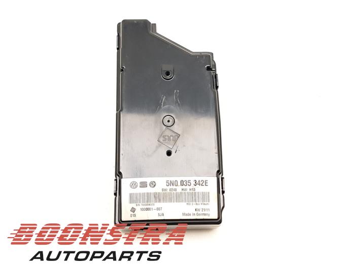 Module (miscellaneous) from a Volkswagen Passat Variant (365) 2.0 TDI 16V 140 2011