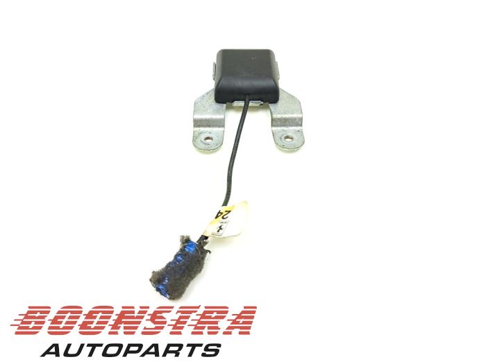 Używane Antena GPS Ferrari 458 Spider 4.5 V8 32V DCT Cena € 38,95 Procedura marży oferowane przez Boonstra Autoparts