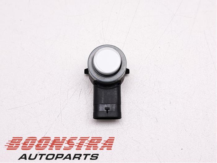 Usados Sensor PDC Volkswagen Golf VII (AUA) 2.0 R 4Motion 16V Precio € 24,95 Norma de margen ofrecido por Boonstra Autoparts