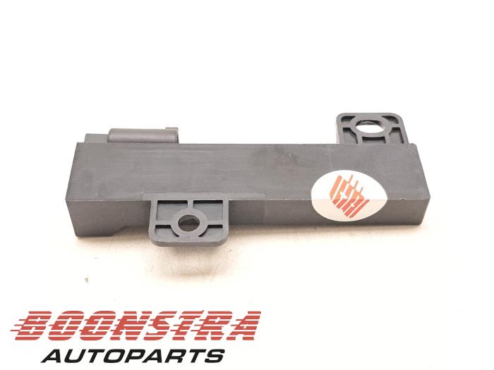 Używane Keyless Entry-Antena Maserati Ghibli III 3.0 Diesel Cena € 24,95 Procedura marży oferowane przez Boonstra Autoparts