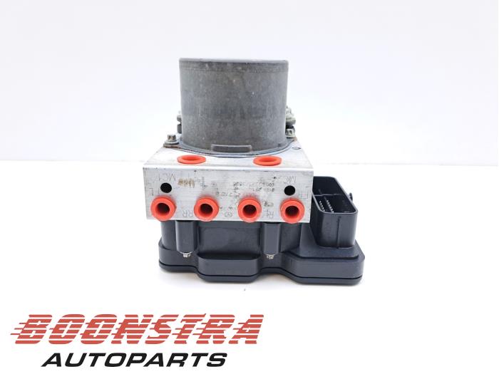 Usagé Pompe ABS Mazda MX-5 (ND) 1.5 Skyactiv G-131 16V Prix € 24,95 Règlement à la marge proposé par Boonstra Autoparts