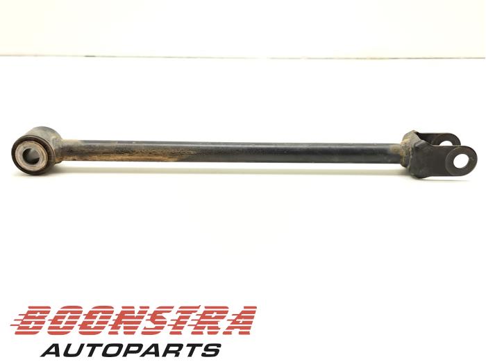 Rear wishbone, right from a Dacia Duster (HS) 1.5 dCi 4x4 2014