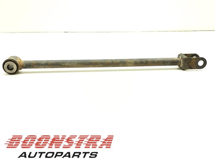 Rear wishbone, left from a Dacia Duster (HS) 1.5 dCi 4x4 2014