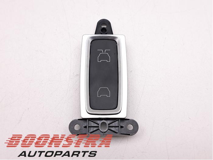 Usagé Commodo Tesla Model X 100D Prix € 69,95 Règlement à la marge proposé par Boonstra Autoparts