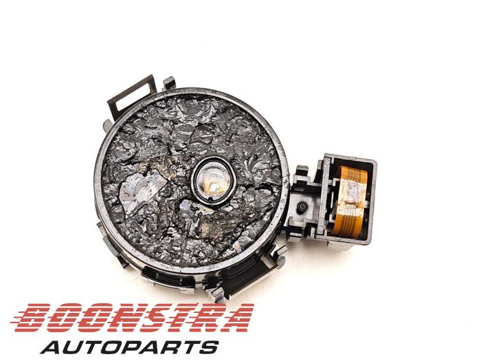 Begagnade Regnsensor BMW 7 serie (F01/02/03/04) 730d 24V Pris € 24,95 Marginaltabell erbjuds av Boonstra Autoparts