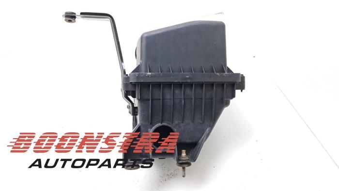 Begagnade Luftfilterhus Fiat Freemont 2.0 MultiJet 170 16V Pris € 83,95 Marginaltabell erbjuds av Boonstra Autoparts