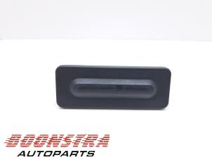 Used Tailgate handle Peugeot 208 II (UB/UH/UP) 1.2 Vti 12V PureTech 100 Price € 24,95 Margin scheme offered by Boonstra Autoparts