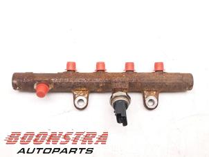 Used Fuel injector nozzle Dacia Duster (HS) 1.5 dCi 4x4 Price € 74,95 Margin scheme offered by Boonstra Autoparts