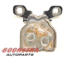 Used Front door hinge, left Dacia Duster (HS) 1.5 dCi 4x4 Price € 24,95 Margin scheme offered by Boonstra Autoparts