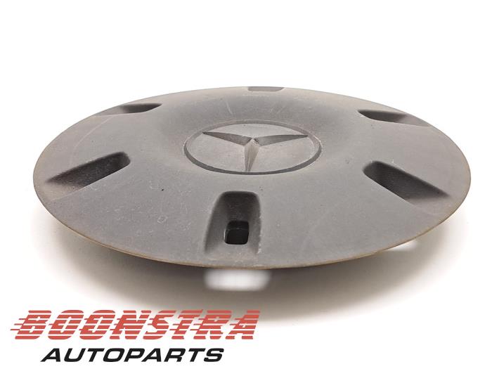 Wheel cover (spare) from a Mercedes-Benz Sprinter 3,5t (907.6/910.6) 314 CDI 2.1 D RWD 2018