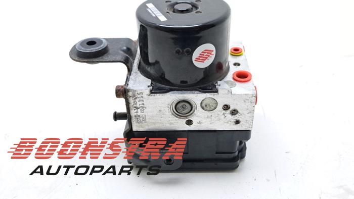 ABS pump from a Opel Combo 2.0 CDTI 16V 2016