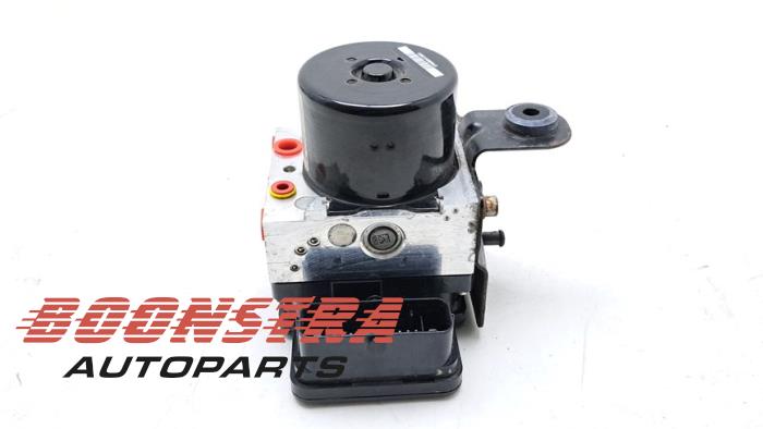 Begagnade ABS-pump Opel Combo 2.0 CDTI 16V Pris € 60,50 Inklusive moms erbjuds av Boonstra Autoparts