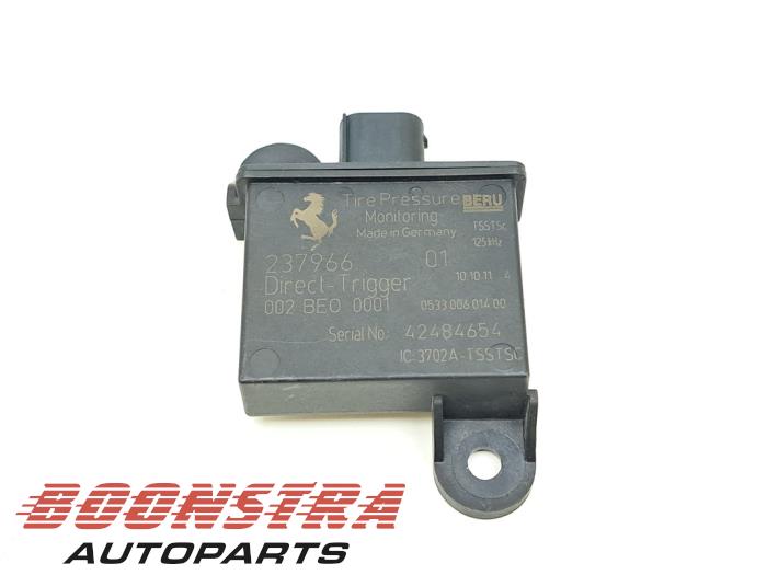 Begagnade Däcktrycksmodul Ferrari 458 Spider 4.5 V8 32V DCT Pris € 34,95 Marginaltabell erbjuds av Boonstra Autoparts