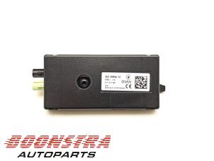 Used Antenna Amplifier BMW 5 serie Touring (G31) 530e xDrive 2.0 Turbo 16V Price € 24,95 Margin scheme offered by Boonstra Autoparts