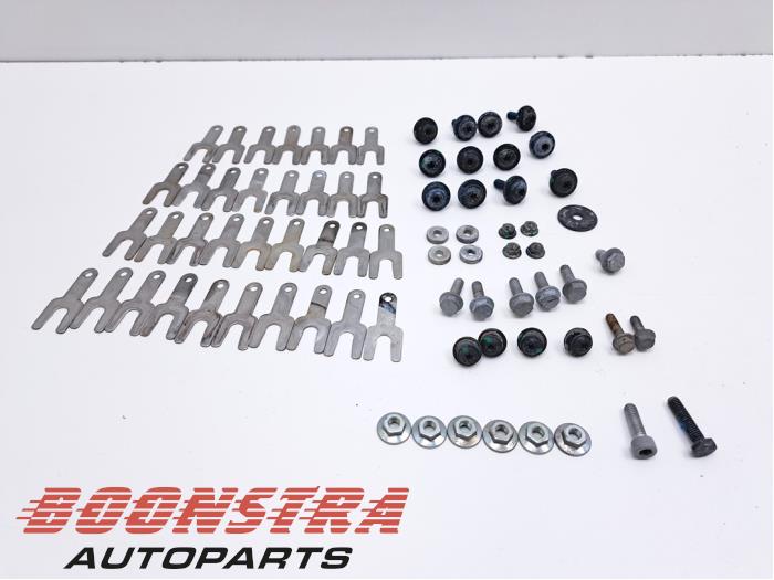 Begagnade Diverse Ferrari 458 Spider 4.5 V8 32V DCT Pris € 99,95 Marginaltabell erbjuds av Boonstra Autoparts