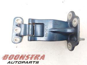 Used Rear door hinge, right Ford Transit Custom 2.0 TDCi 16V Eco Blue 170 Price € 72,54 Inclusive VAT offered by Boonstra Autoparts