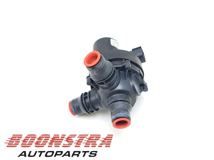 Begagnade Vattenpump Jaguar I-Pace EV400 AWD Pris € 59,95 Marginaltabell erbjuds av Boonstra Autoparts