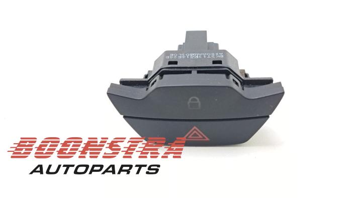 Usagé Commodo Ford Transit Custom 2.2 TDCi 16V Prix € 30,19 Prix TTC proposé par Boonstra Autoparts