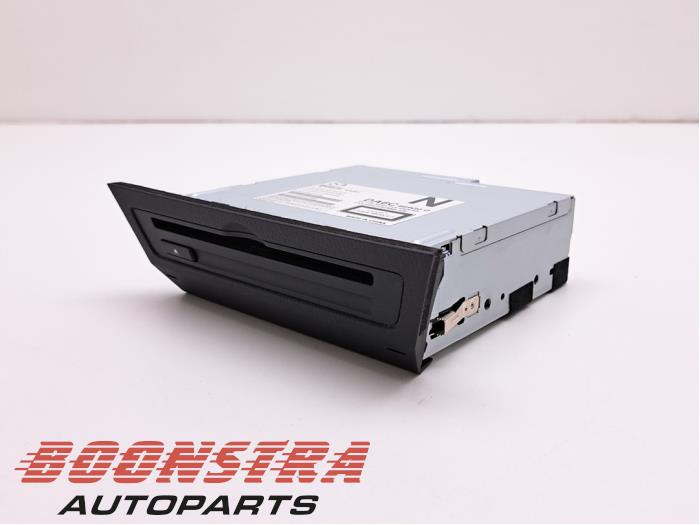 CD player from a Mazda CX-3 2.0 SkyActiv-G 120 2015