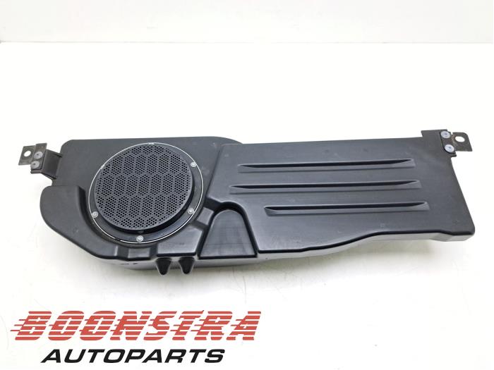 Używane Subwoofer Dodge 1500 Extended Cab, Quad Cab (DS) 5.7 Hemi V8 4x4 Cena € 120,94 Z VAT oferowane przez Boonstra Autoparts