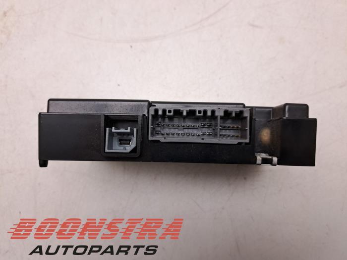 Radio amplifier Dodge Ram 5.7 V8 Hemi 2500 4x4 - 5064635AE CHRYSLER