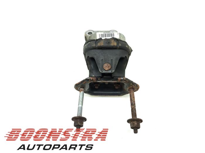 Usagé Support moteur Chrysler 300 C 5.7 V8 Hemi Prix € 24,95 Règlement à la marge proposé par Boonstra Autoparts