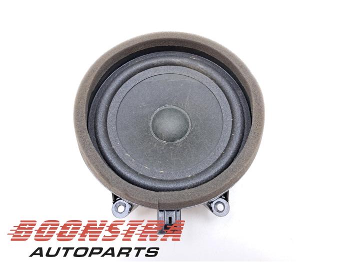 Używane Glosnik Lynk &amp; Co 01 1.5 PHEV Cena € 24,95 Procedura marży oferowane przez Boonstra Autoparts