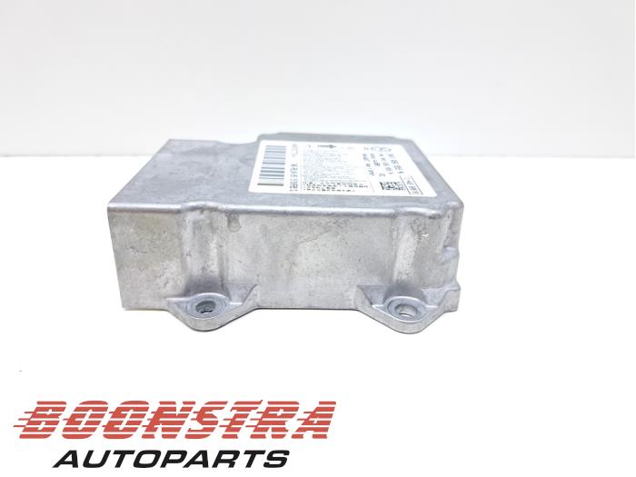 Module airbag  d'un Audi A4 Avant (B8) 2.0 TDI 16V 2015