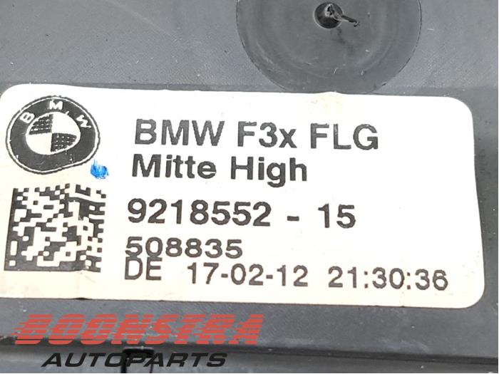 Aerateur tableau de bord d'un BMW 3 serie (F30) 320d 2.0 16V EfficientDynamicsEdition 2012