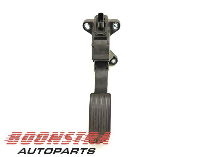 Begagnade Gaspedal Peugeot 108 1.0 12V Pris € 24,95 Marginaltabell erbjuds av Boonstra Autoparts