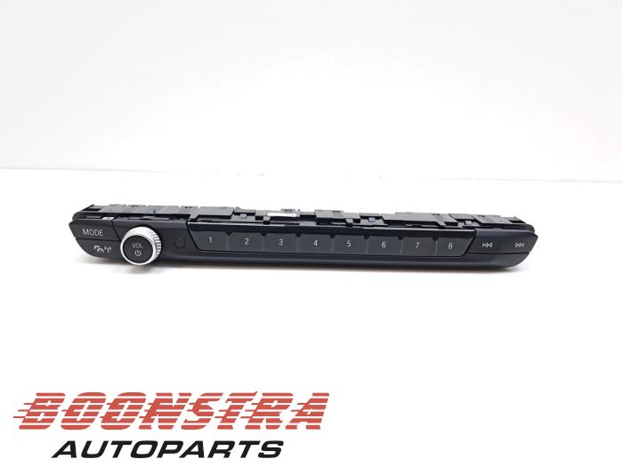 Używane Panel obslugi radia BMW iX3 80 kWh Cena € 239,95 Procedura marży oferowane przez Boonstra Autoparts