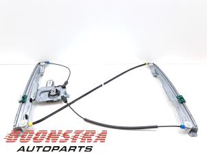 Used Window mechanism 2-door, front right Renault Clio III (BR/CR) 1.2 16V TCe 100 Price € 24,95 Margin scheme offered by Boonstra Autoparts