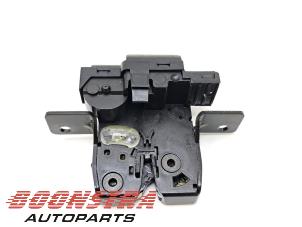 Used Tailgate lock mechanism Renault Clio III (BR/CR) 1.2 16V TCe 100 Price € 24,95 Margin scheme offered by Boonstra Autoparts