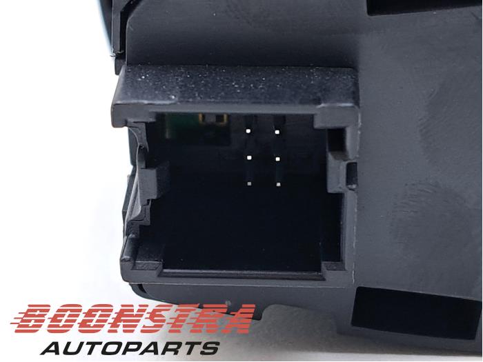 Light switch from a Ford Fiesta Active 1.0 EcoBoost 12V Hybrid 125 2022