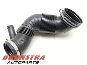 Used Air intake hose Volkswagen Touran (1T3) 2.0 TDI 16V 140 Price € 24,95 Margin scheme offered by Boonstra Autoparts