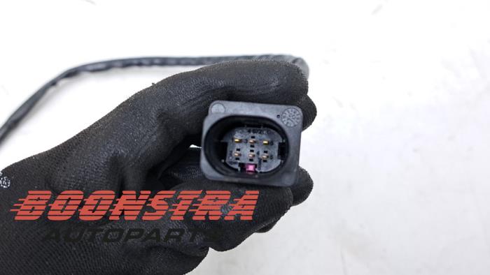 Lambda probe from a Volkswagen Touran (1T3) 2.0 TDI 16V 140 2014