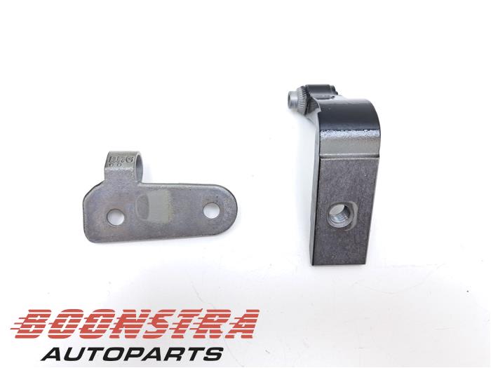 Rear door hinge, right from a BMW M8 Gran Coupe (G16) M8 Competition 4.4i V8 32V 2021