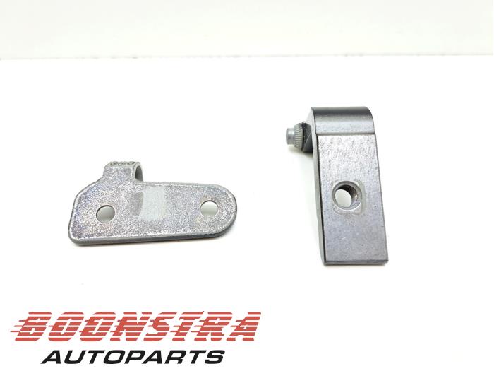 Rear door hinge, right from a BMW M8 Gran Coupe (G16) M8 Competition 4.4i V8 32V 2021