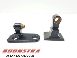 Used Front door hinge, left BMW M8 Gran Coupe (G16) M8 Competition 4.4i V8 32V Price € 24,95 Margin scheme offered by Boonstra Autoparts