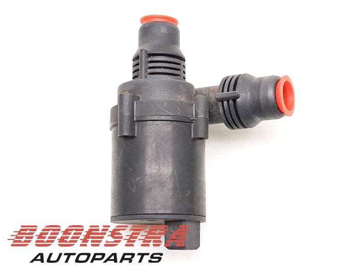 Begagnade Extra vattenpump BMW X6 (E71/72) xDrive40d 3.0 24V Pris € 29,95 Marginaltabell erbjuds av Boonstra Autoparts