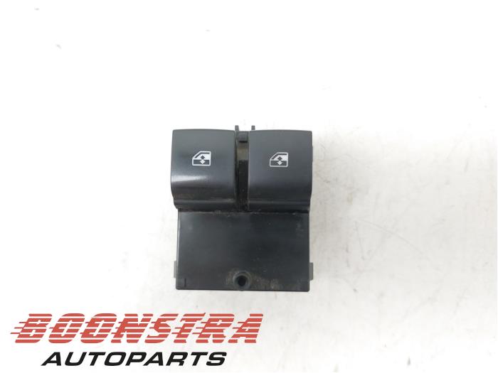 Usados Interruptor de ventanilla eléctrica Opel Adam 1.2 16V Precio € 24,95 Norma de margen ofrecido por Boonstra Autoparts