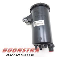 Used Power steering fluid reservoir BMW X6 (E71/72) xDrive40d 3.0 24V Price € 58,95 Margin scheme offered by Boonstra Autoparts