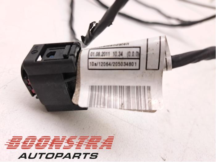 Pdc wiring harness from a BMW X6 (E71/72) xDrive40d 3.0 24V 2010